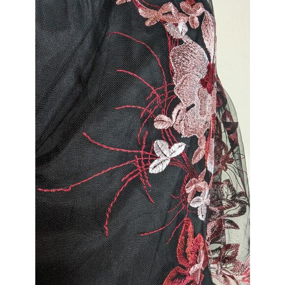 VaVa by Joy Han Embroidered Magnolias Mesh Off Shoulder Top - Picture 7 of 10